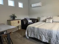 New Comfy Cozy Casita near the Lakes, Dunes & Golfing! Perfect Couples Getaway! - Apartments