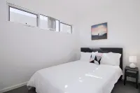 Estuary Waterfront - View from your Courtyard! Hotels in Mandurah