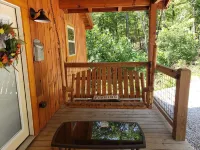 Sleepy Hollow 2-bedroom cabin with Hot Tub, WiFi near Red River Gorge - Feriehus