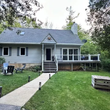 Idlewild Hideaway by the Bay (with Large Deck)
