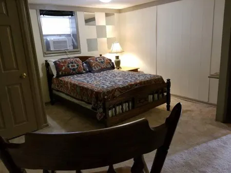 Private, cozy nook: Country Feel, City Access