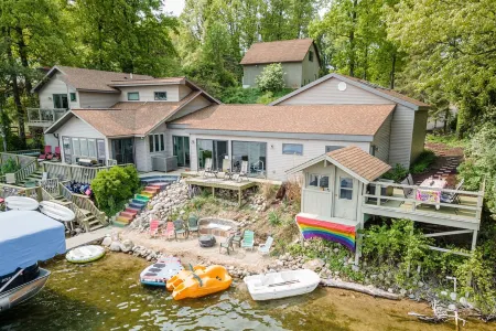 Heated Indoor Pool & Court on Crooked Lake