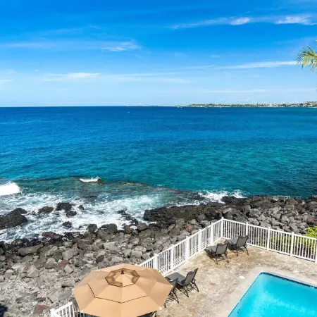 Super Clean~Ocean Front! Watch Whales & Dolphins While Having Your Coffee