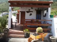 Nice country house with terrace, sea and mountains views Hotels in Frontera