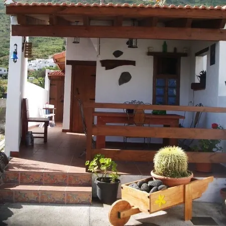 Nice country house with terrace, sea and mountains views Отели в г. Фронтера