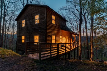 Mnt. View Cabin Near River w/ Hot Tub + Fire Pit Sleeps 10