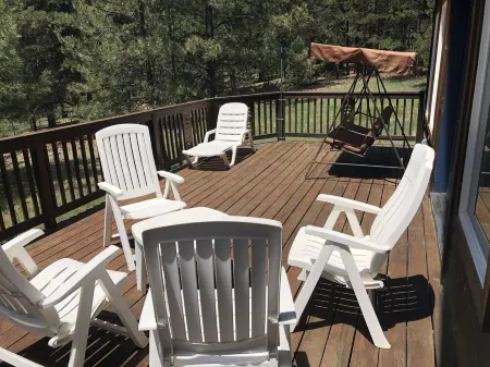 Mountain Chalet Style Cabin Two Miles from Slopes