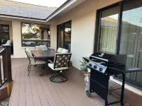 Waterfront 4BR 2 Bath, Private Dock, hot tub and kayaks! Up to 10 guests!