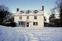 Studio With Uninterrupted Views Of Romney Marsh. Visit Rye Hythe and Canterbury