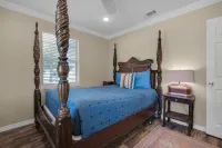 Beach House Blue  4/2 Home Beach on a Budget