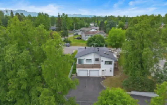 Wild about Anchorage · Hot Tub · Rooftop Patio · Chef's Kitchen · Coffee Bar