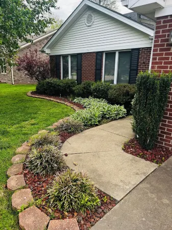 Quiet neighborhood/2 car garage/fire pit/backyard privacy fence/PET FRIENDLY Отели рядом с достопримечательностью «H L Neblett Community Center»