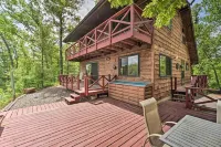Waterfront Cabin on Long Lake w/ Dock & Kayaks!
