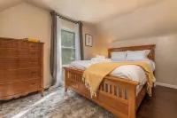 Experience Twin Cites, Spacious, Entire House