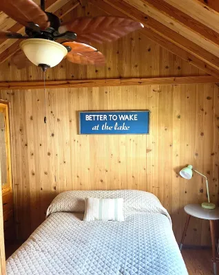 Lakefront tiny cabin amazing view on Lake Marion! Pet friendly & sleeps 6