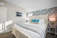 Cottage w/ Private Hot Tub, Fenced Yard + Indoor/Outdoor Fireplace + EV Charger