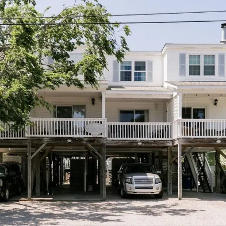 Island House D : Stylish Updated Townhome - Steps to the Beach w/ Pool!