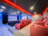 Amenity Paradise! Theater, Game-room, Mini Golf, Outdoor Bowling & Hot Tub!