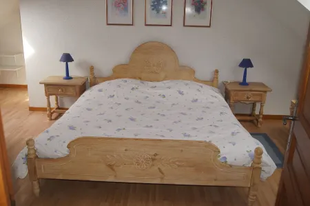 Warmth and comfortable house with a 180° view of the sea in Plouhinec.