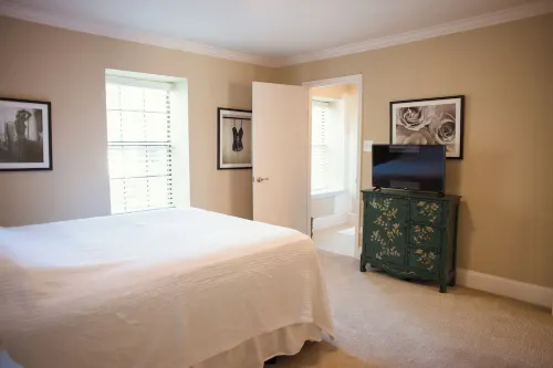 One-bedroom condominium located just steps from Westheimer Road.