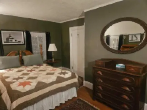 Spacious Private Guest Suite near Colgate