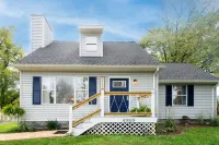 Bay views with kayaks, bikes, fire pit, crabbing and more Hotels in Shady Side