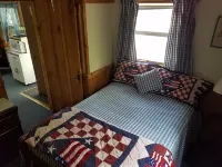 Treehouse type cottage in private location - Pet friendly!