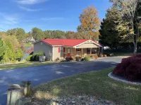 Dockside Daze-Prime Waterfront Loc w/ Amazing View, Firepit, Tiki Bar, Lrg Dock