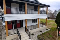 Modern 1 bedroom 1 bath apartment Hotels in Anderson