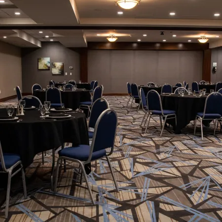 DoubleTree by Hilton Omaha Southwest