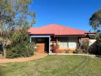 The Chilli Spot - Family Accommodation Beach-Side. Walk into to Town & Beach!