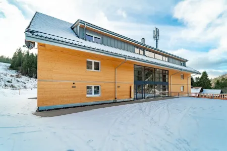 Feldberg Black Forest "Wolke 8" vacation apartment with private sauna Отели рядом с достопримечательностью «Skilift Schwarzenbach»