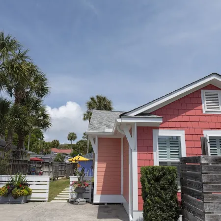 Couples love this sweet thing, just a block to the beach