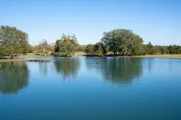 Farmhouse bed and bath with pool and hot tub