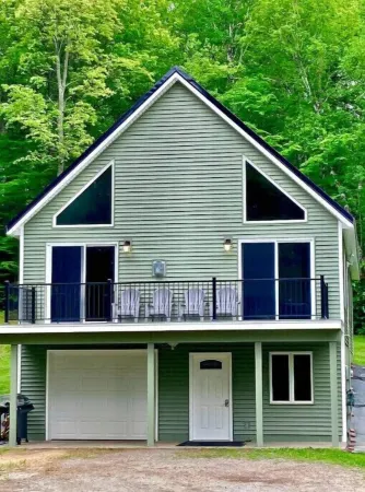 North Pole Christmas Michigan Lodge