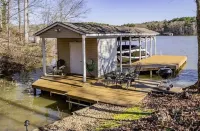 Lakefront, Private Dock, Quiet Cove- Lake Gaston-New Rental as of 2024 Hotels in Bracey