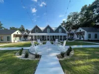 New Luxury 1BR Cottage in Downtown Auburn!
