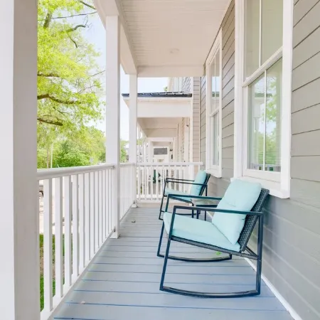 Superb 3BR W/Balcony Near Capitol Center