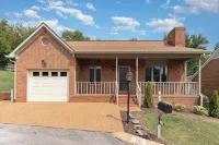 The Muletown Place - Walkable to the Square. 2B/2BA