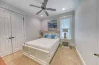 30A/GRAYTON BEACH HOME WITH 6-PASSENGER GOLF CART, POOL, BIKES, PADDLE BOARDS