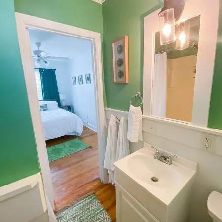 Cheerful tiny home by the Bay