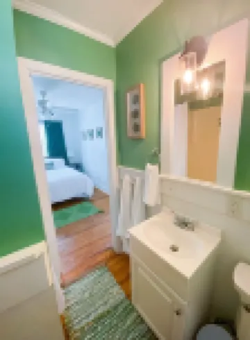 Cheerful tiny home by the Bay