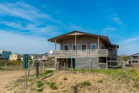 SEMI OCEANFRONT, Steps to the Beach, Unobstructed Amazing Ocean Views. Remodeled