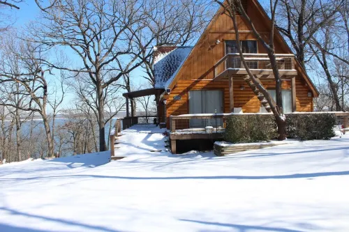 Beautiful, Majestic Log Cabin Large Game Room and Lake View
