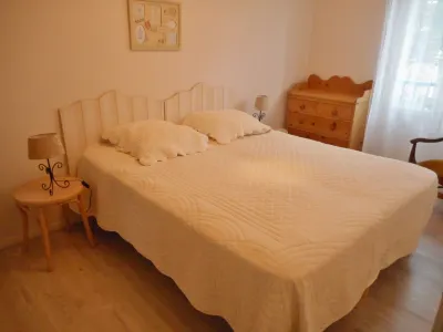 Apartment T3 in the immediate vicinity of the large beach of Val André