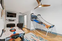 Luxury Oasis w/ Private Pool - 5-Minutes to Beach