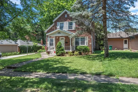 Tranquil 2-bedroom house with a massage chair and a multi-purpose 3rd room Отели в г. Спрингфилд