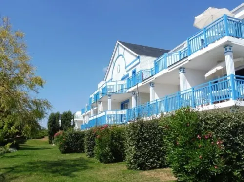 Apartment T3 + large terrace on the Golf of Port Bourgenay