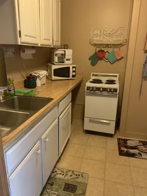 Secluded city cottage. 3 blocks from beach & Main Street shopping Hotels in Waupaca