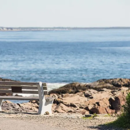Cozy Nautical Getaway in Cape Neddick